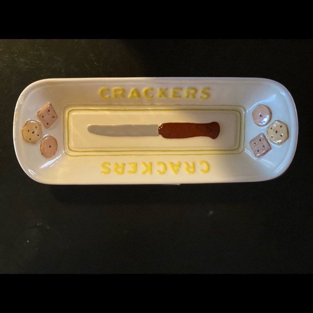 Cracker tray